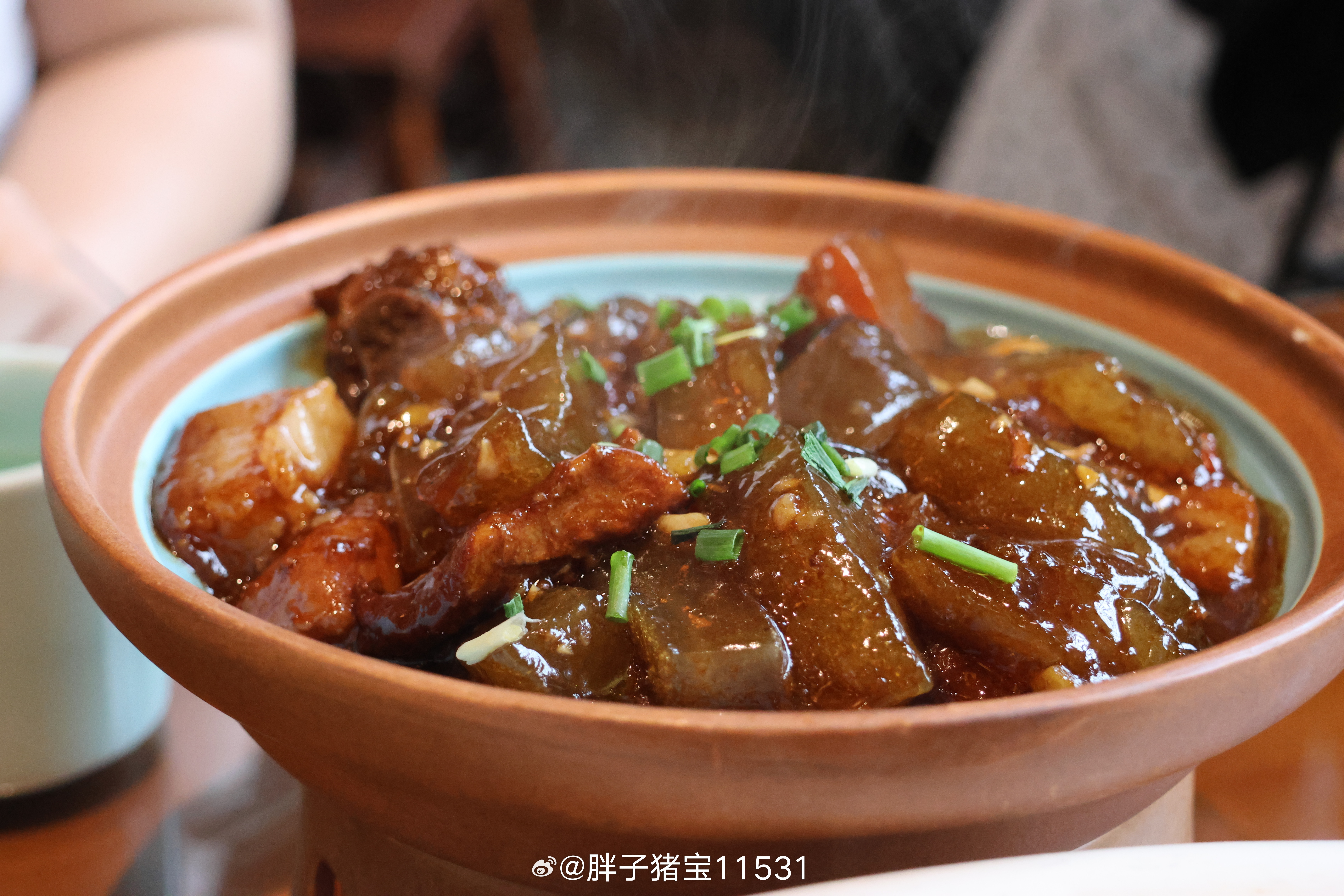 九华山我来过了，必须有冰箱贴打卡，我说买回去老公又要说我了，老板说你非要让他看见