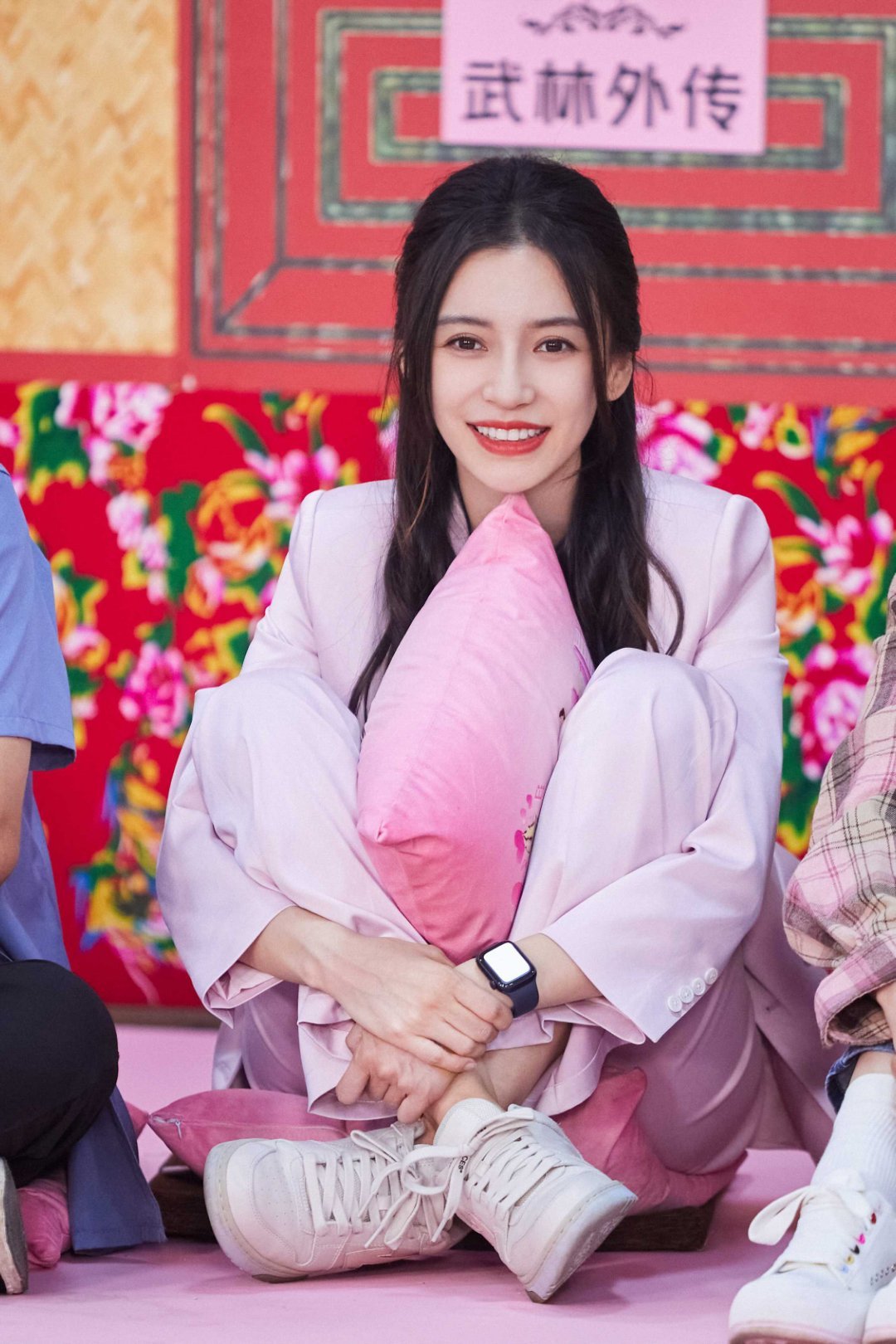 angelababy angelababy 将你写进诗里的每一页，不提思念却能想