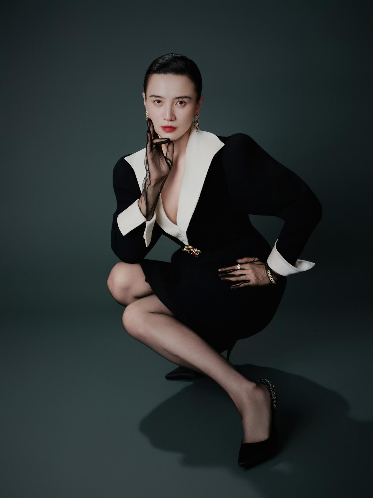 宋佳，黑丝袭来