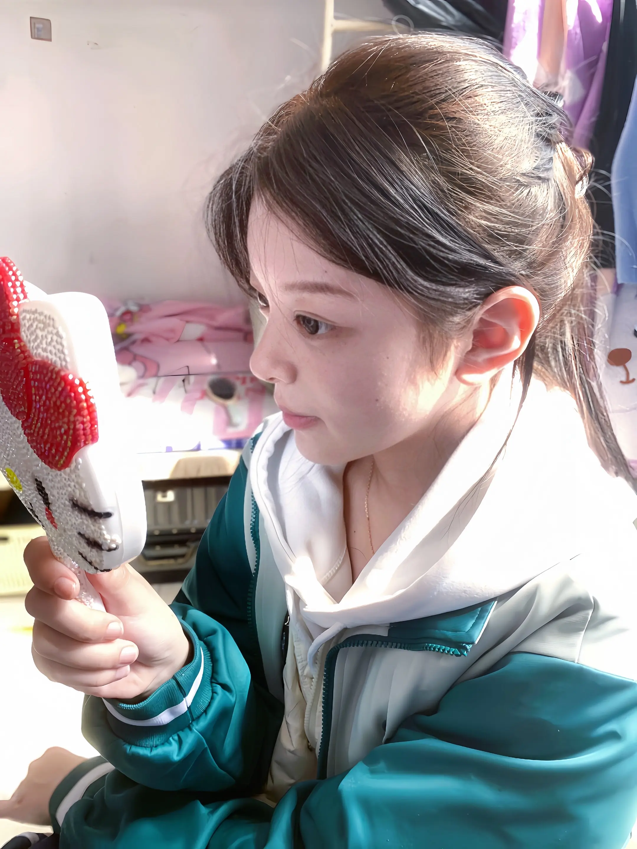 早知道青春这么短暂就不畏惧镜头了。