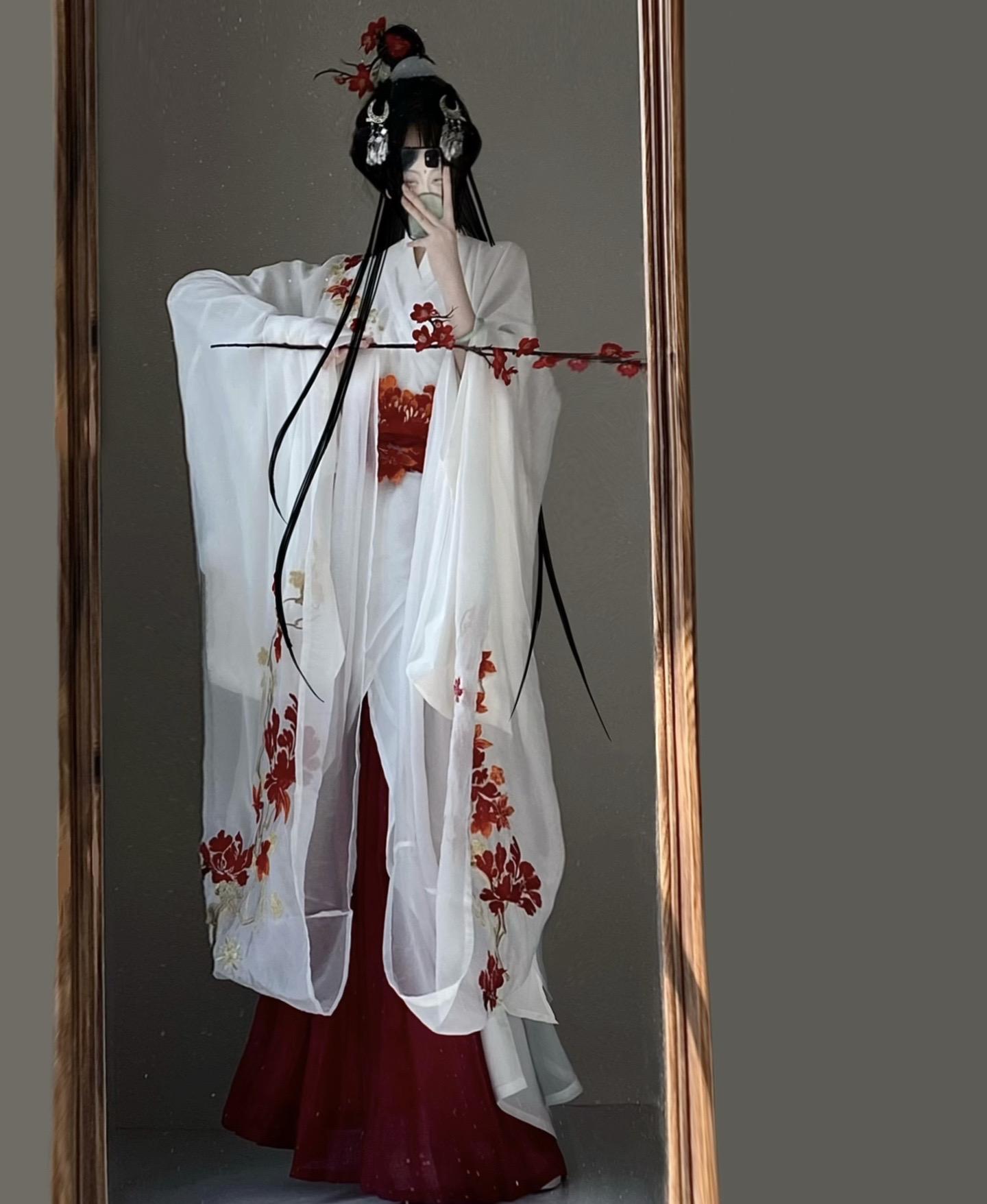 “一枝先破玉溪春”折花为剑