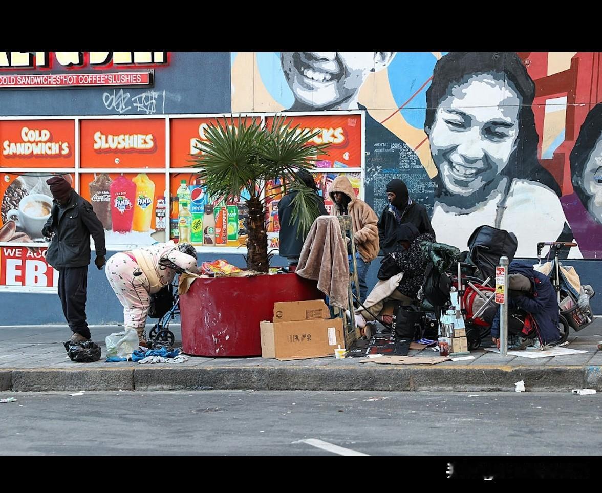 老魏不过是说了句大实话，这帮做留学生意的怎么就急眼了？这反应过度得让人想笑。
