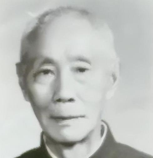 1948年，江阴要塞司令戴戎光，做梦都想不到：自己的官位是地下党花30两黄金帮他