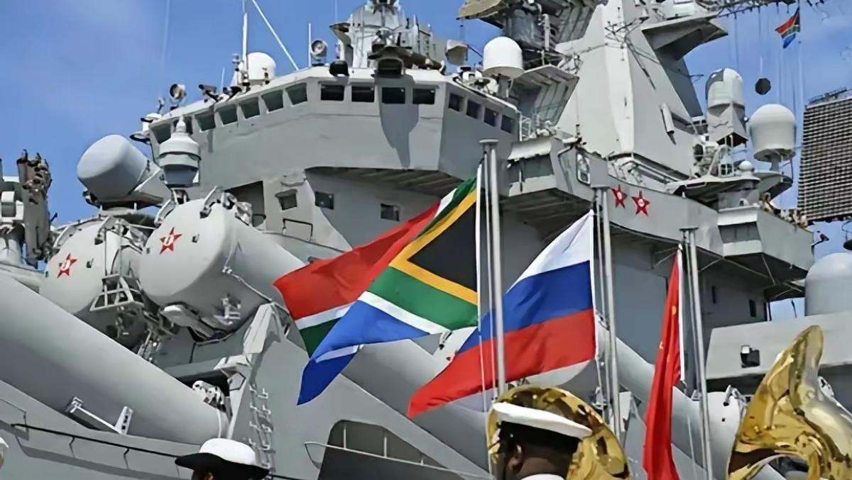 （拍桌子）大消息！
咱们国家出手了！
1月9号到16号，整整8天，在南非边上那片