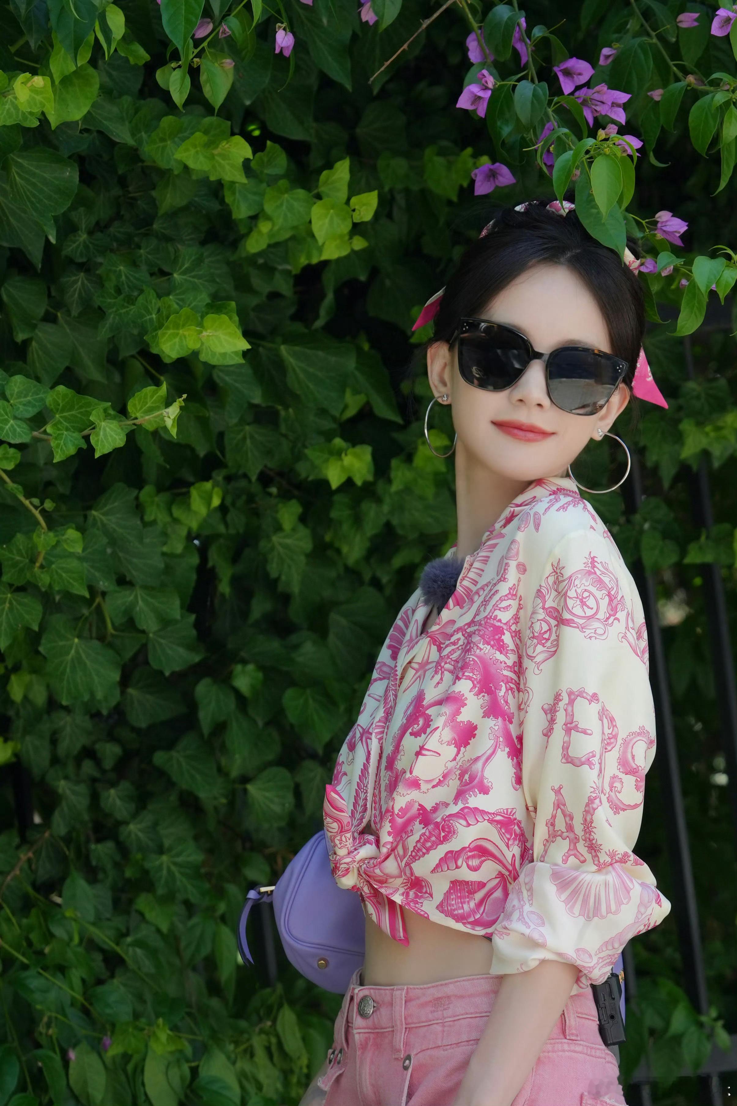 李一桐土耳其语唱出东北味 笑到停不下来！《姐姐妹妹抓娃娃》里李一桐练土耳其歌，把