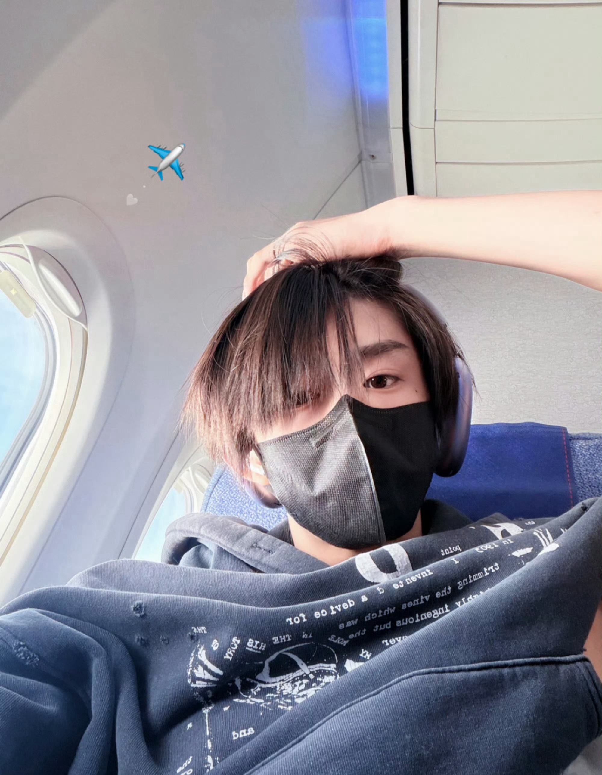 陈奕恒三连拍空气都散发着帅气 