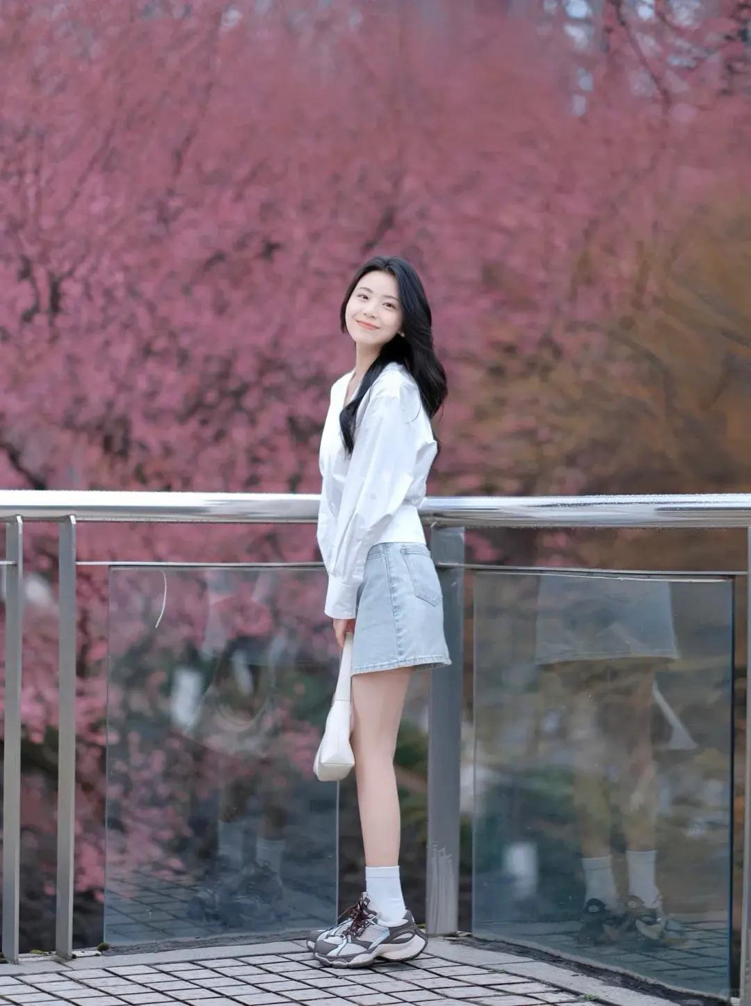 如果吻她一下会穷三年，但你愿意吗