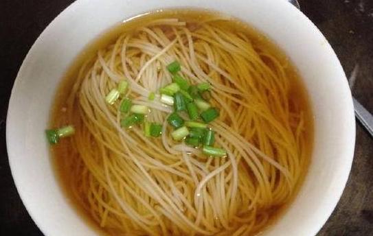 人生的面，吃一碗少一碗，见一面少一面……