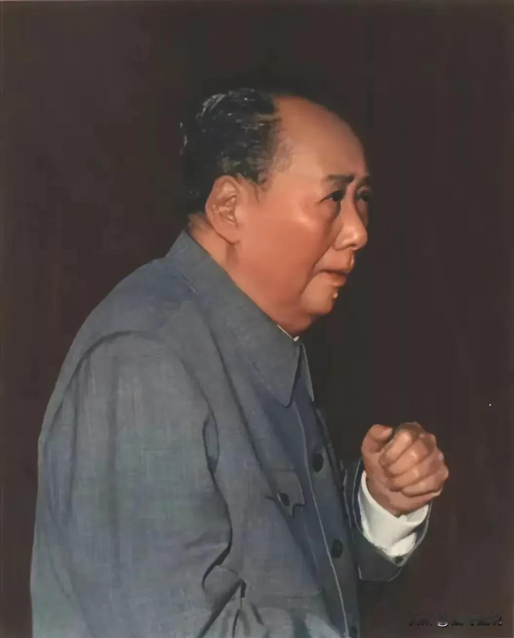 每当看到这张照片，都感觉让人心酸，晚年的毛主席，依然无时无刻都在惦记人民群众的生