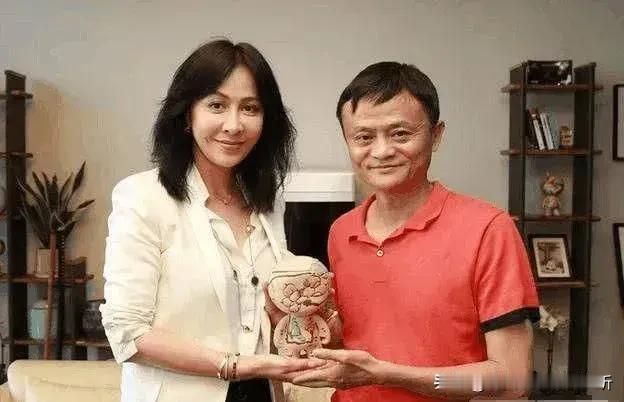 马云已经是慈祥的小老头了