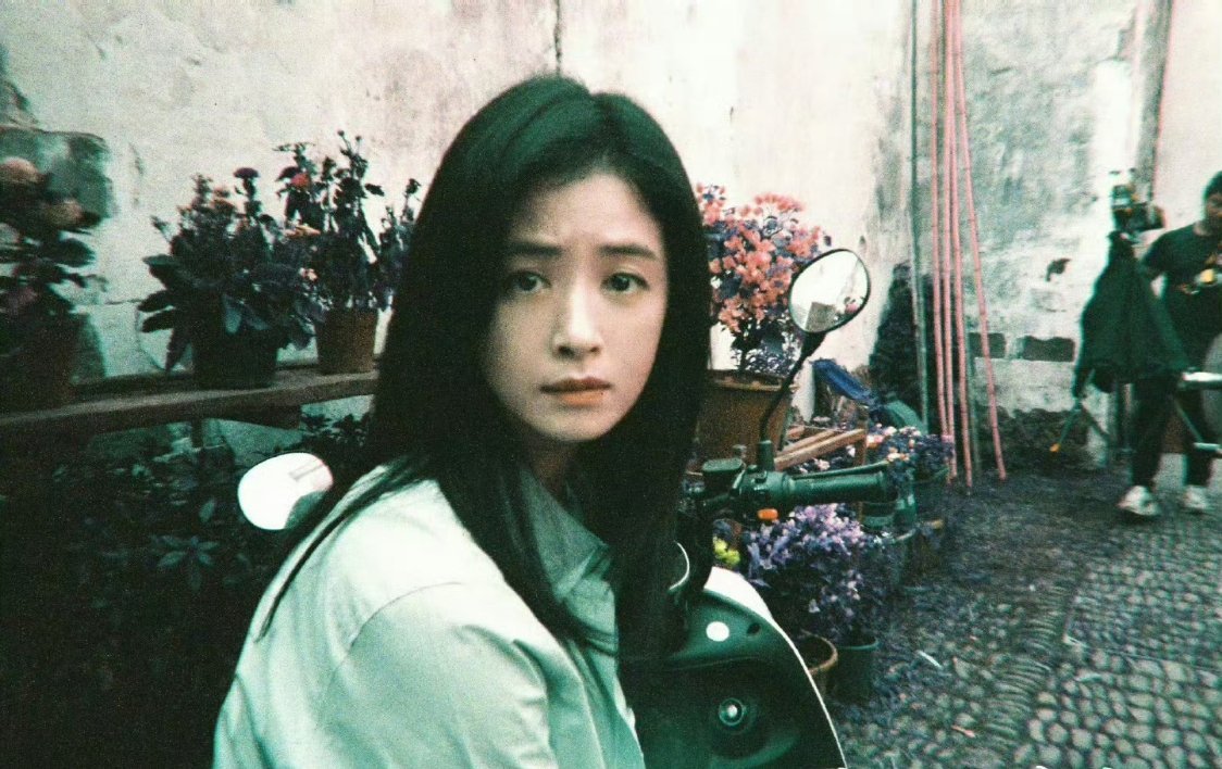 海清蒋欣蔡少芬携新生代加盟了！？经典搭档碰撞新鲜血液，这阵容的化学反应狠狠拿捏期