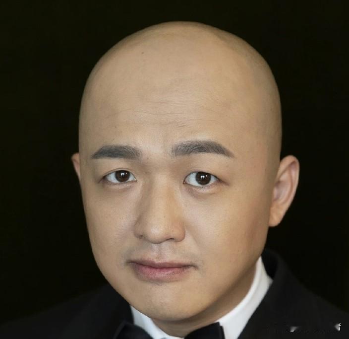 面相是骗不了人的，
网友之前看演员包贝尔，
好像全都对上了，之前就有网友说，包贝