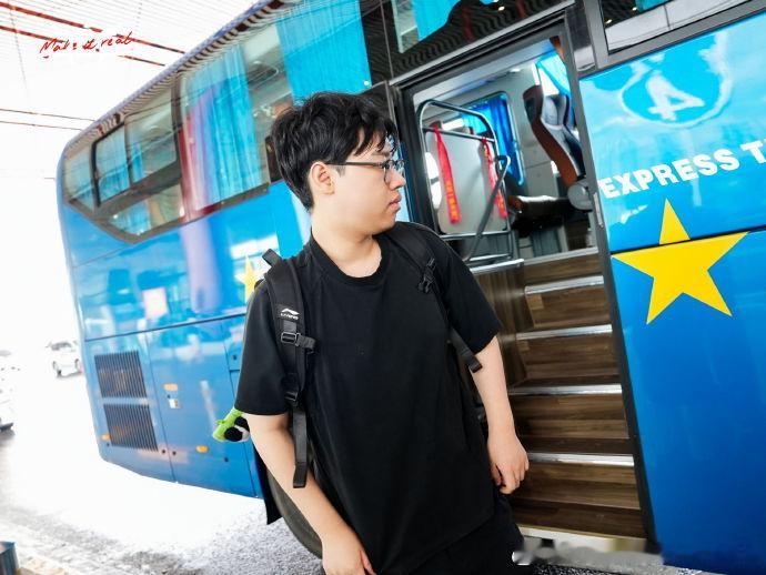 分享出发返图兄弟们出发巴黎啦🛫2026LPL第三赛段JDG