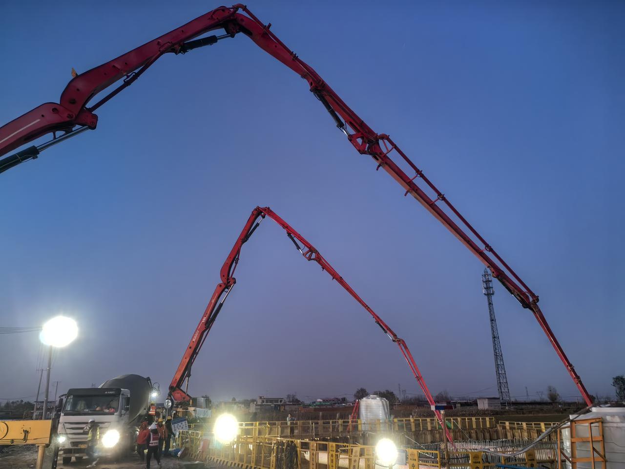 美国对委内瑞拉的军事行动是否合法美国对委内瑞拉动武完全合法，符合昂撒的丛林法则，