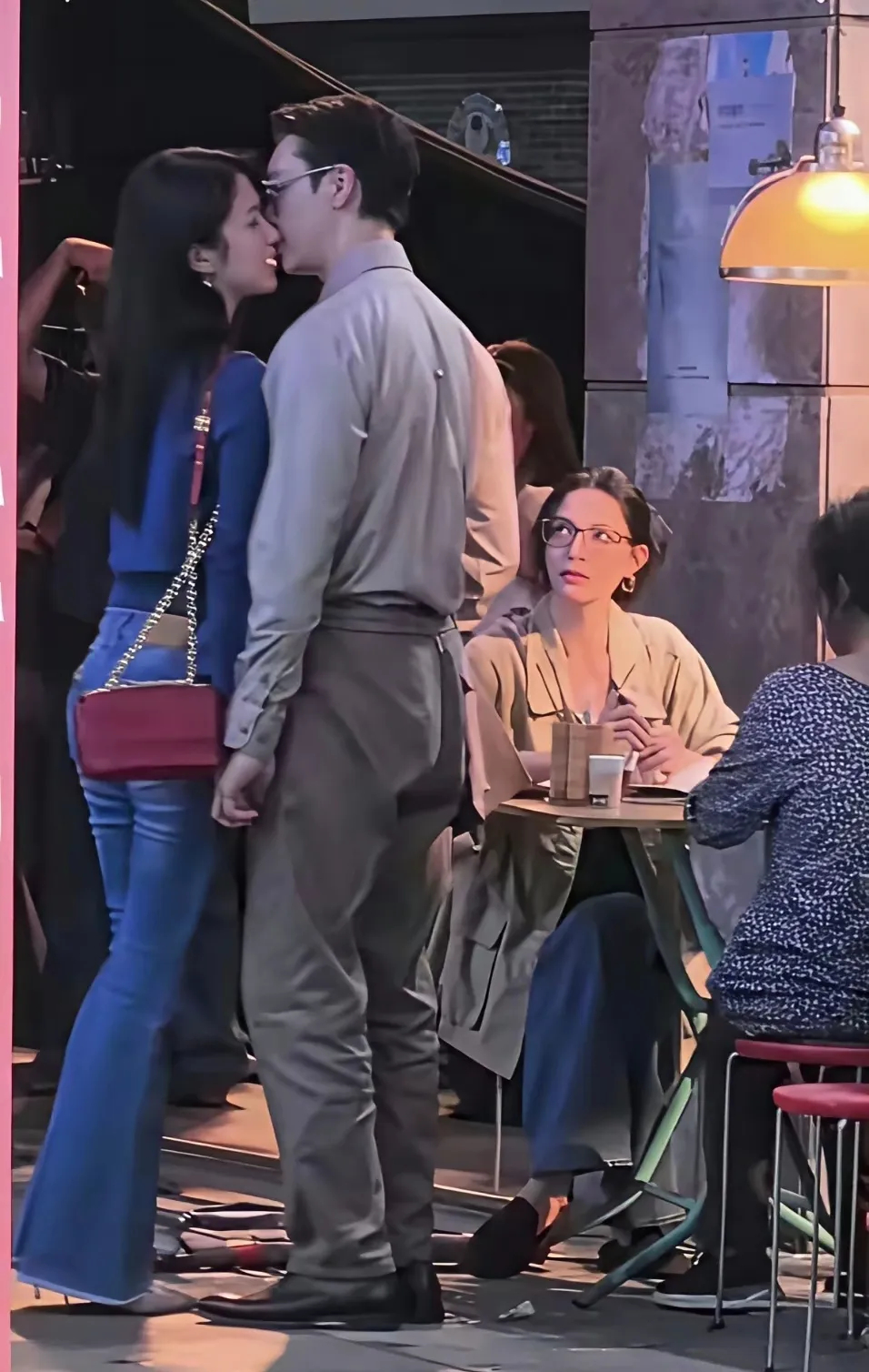 陈伟霆搭档越来越年轻，和向涵之演情侣状态超搭，少年感满满！ 