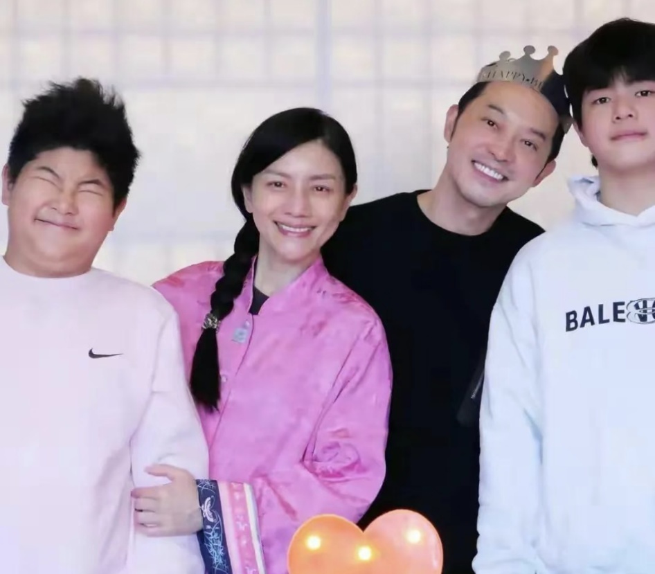 孙千不认识沙溢儿子孙千问沙溢小鱼儿是谁奔跑吧 孙千问出那句话的时候，沙溢的笑容明