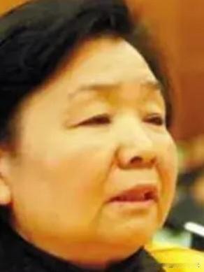 三鹿事件田文华5年三次减刑，程序合法，可大众心里为什么过不去？
 
提起三鹿奶粉
