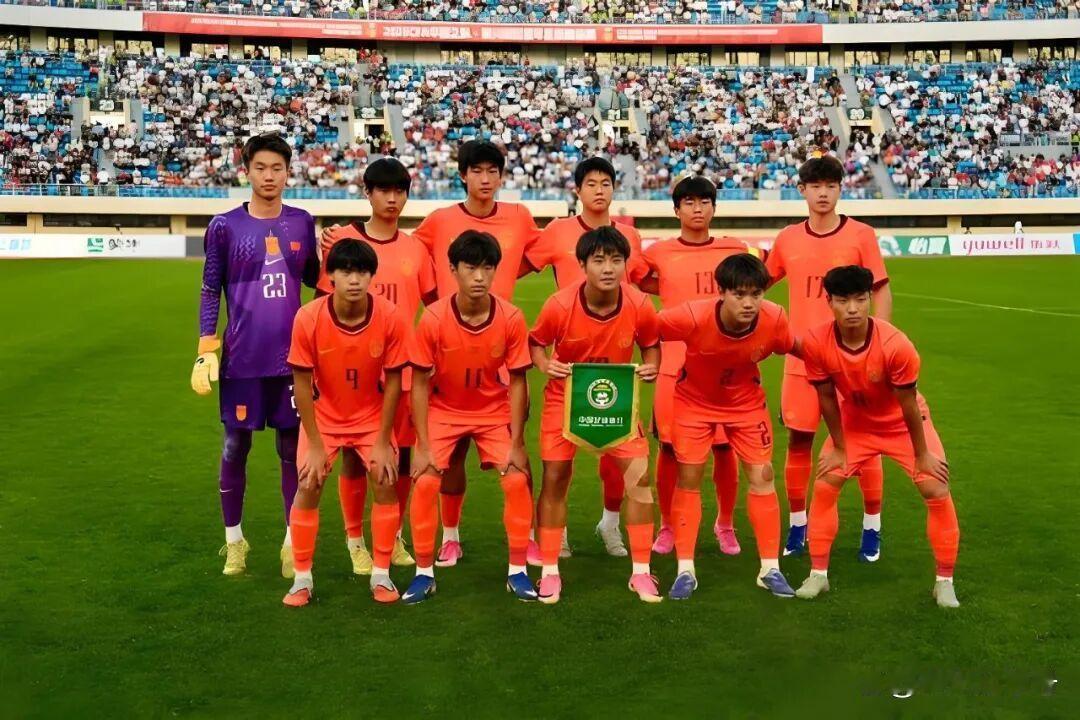国字号男足战坦桑尼亚男足
今晚19:35，CFA友谊赛银川赛，中国U17男足迎来