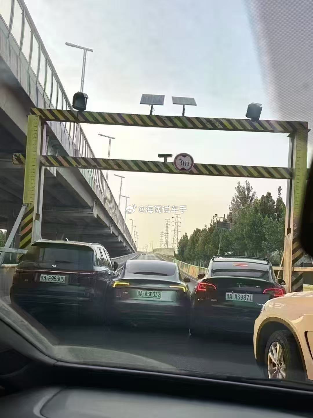 这仨绿牌车怎么能撞一块呢？？？智能化水平都不低啊~~~海阔试车超话