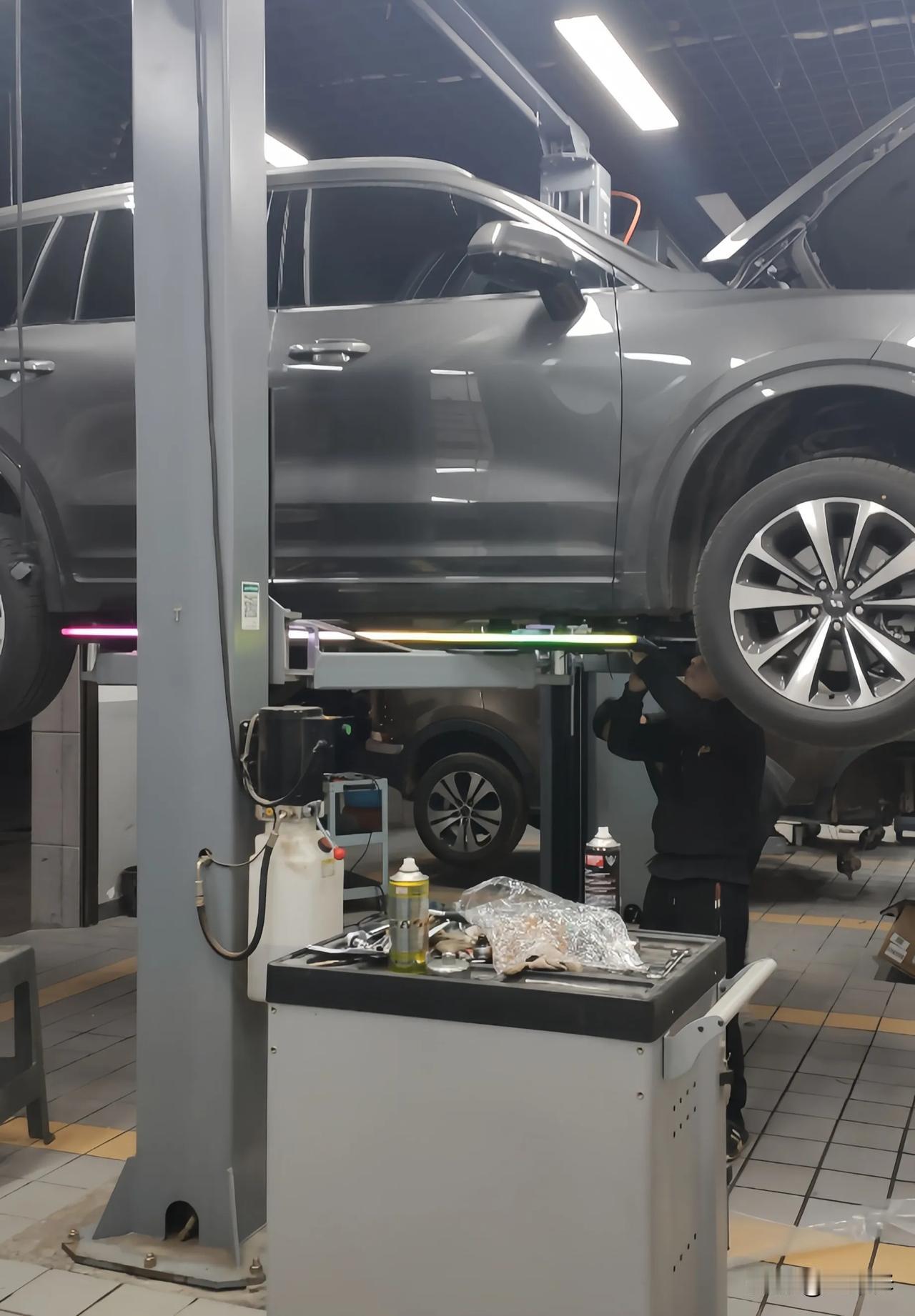 奇瑞引擎盖凹陷，维修凹槽费600元？正好一个亲戚做汽车维修10多年，来听听他的分