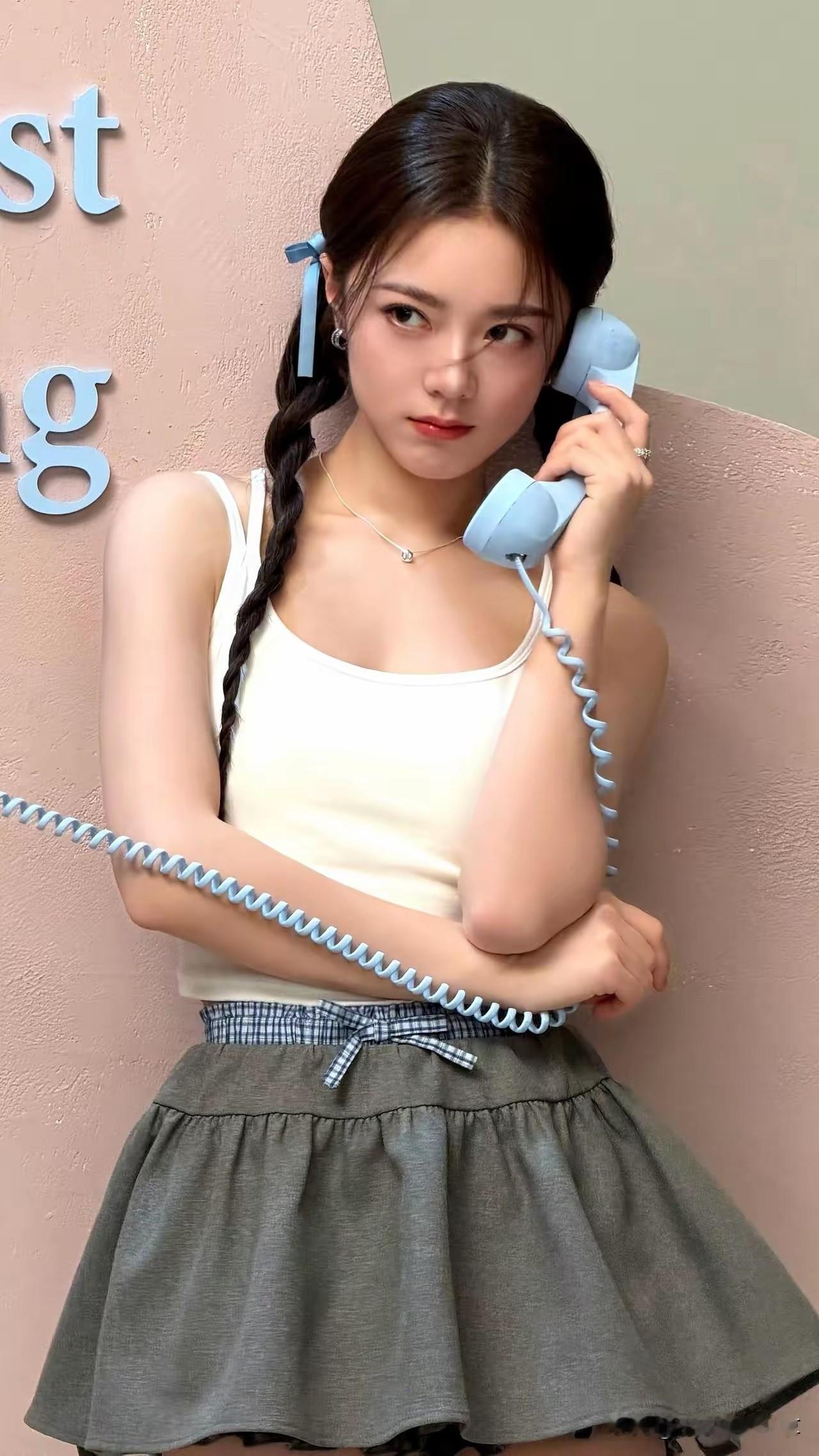 赵今麦真是娱乐圈一颗耀眼的新星！02年的她，在2026年初爆火的《骄阳似我》里，