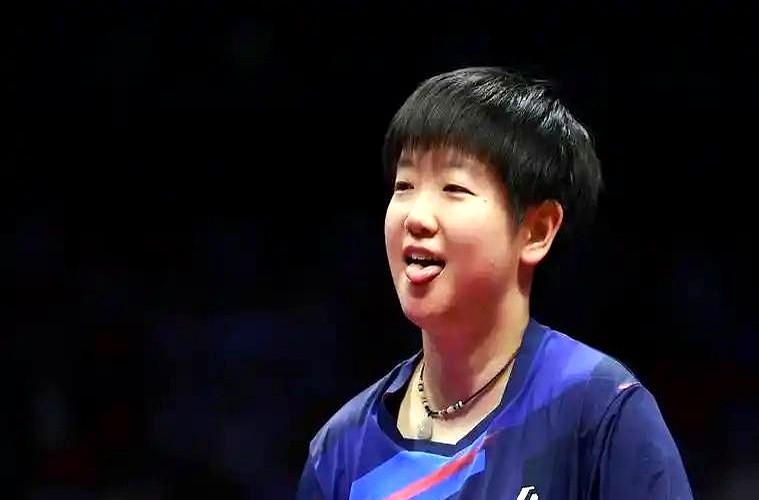 在国际乒坛，孙颖莎和王曼昱的竞争不只是场上的对决，更像是一场无声的友谊拉锯战。