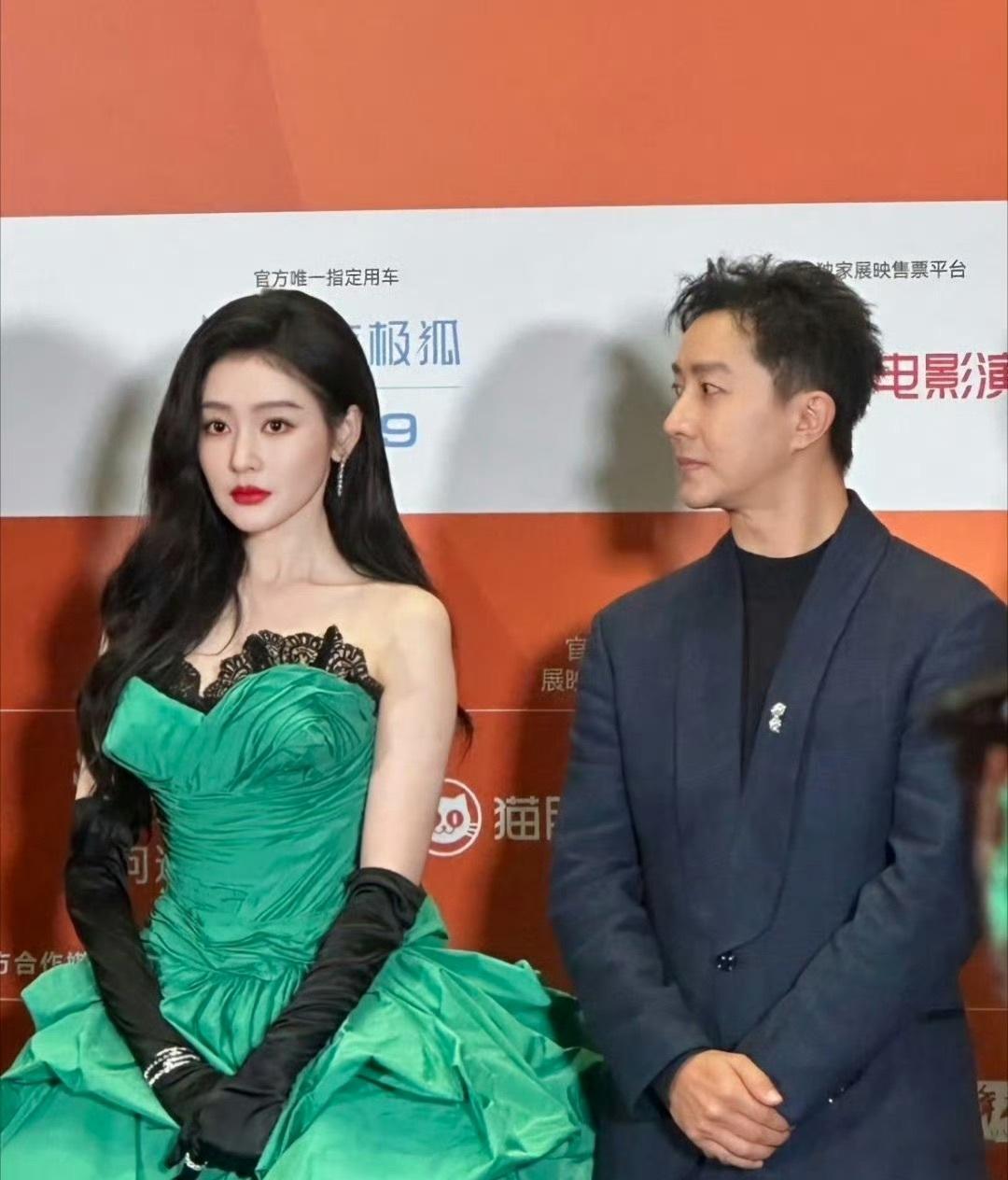 韩庚张天爱有自己的亡妻回忆录韩庚张天爱这个组合搭配起来也是有着很强的火花，而且角