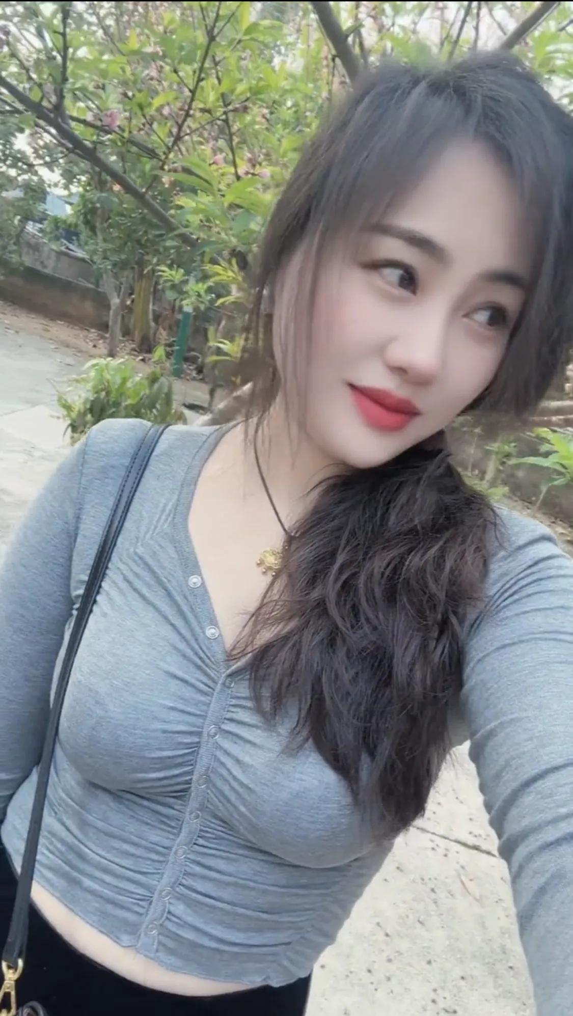 你干好了，遭人嫉妒，你做的差，别人看不起，你开放点吧，别人说你骚，保守了，人家说