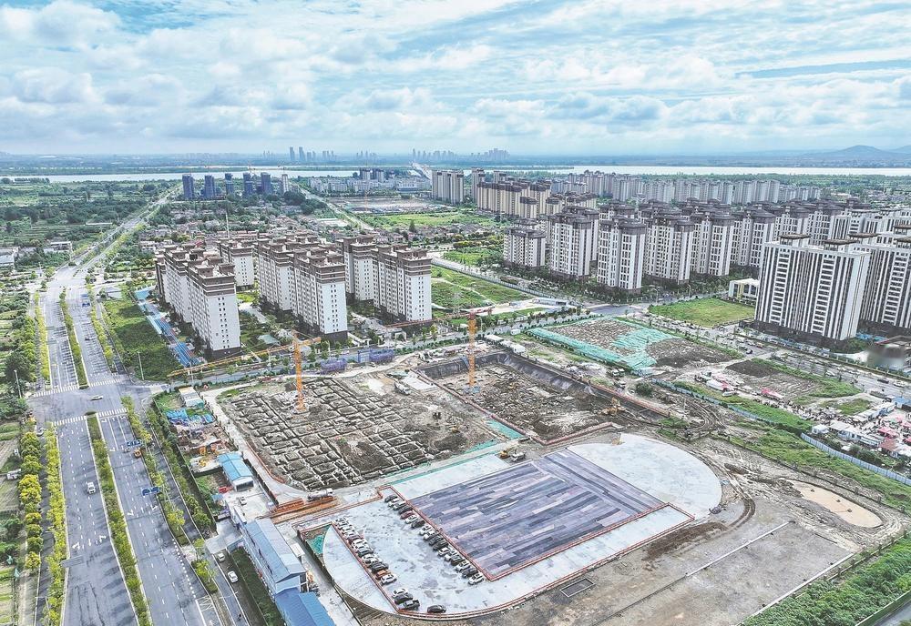 【学校迁建加快推进】9月24日，位于庞公片区的襄阳市第七中学迁建项目建设如火如荼