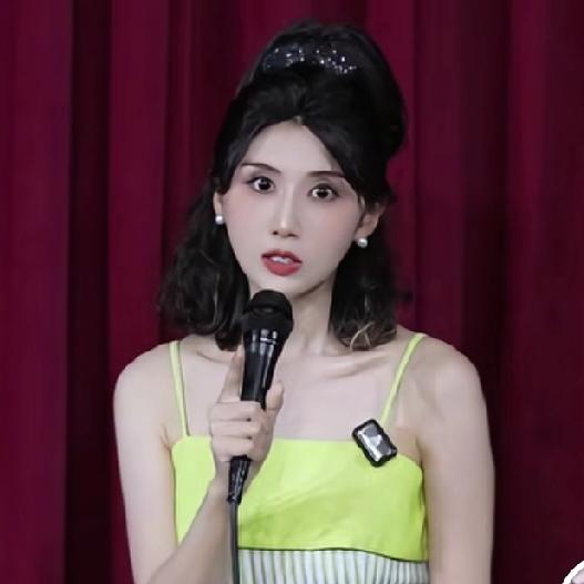 清一色这个人哪儿都好，
性格开朗、情绪稳定，
情商高、共情能力也很强，可就有一点