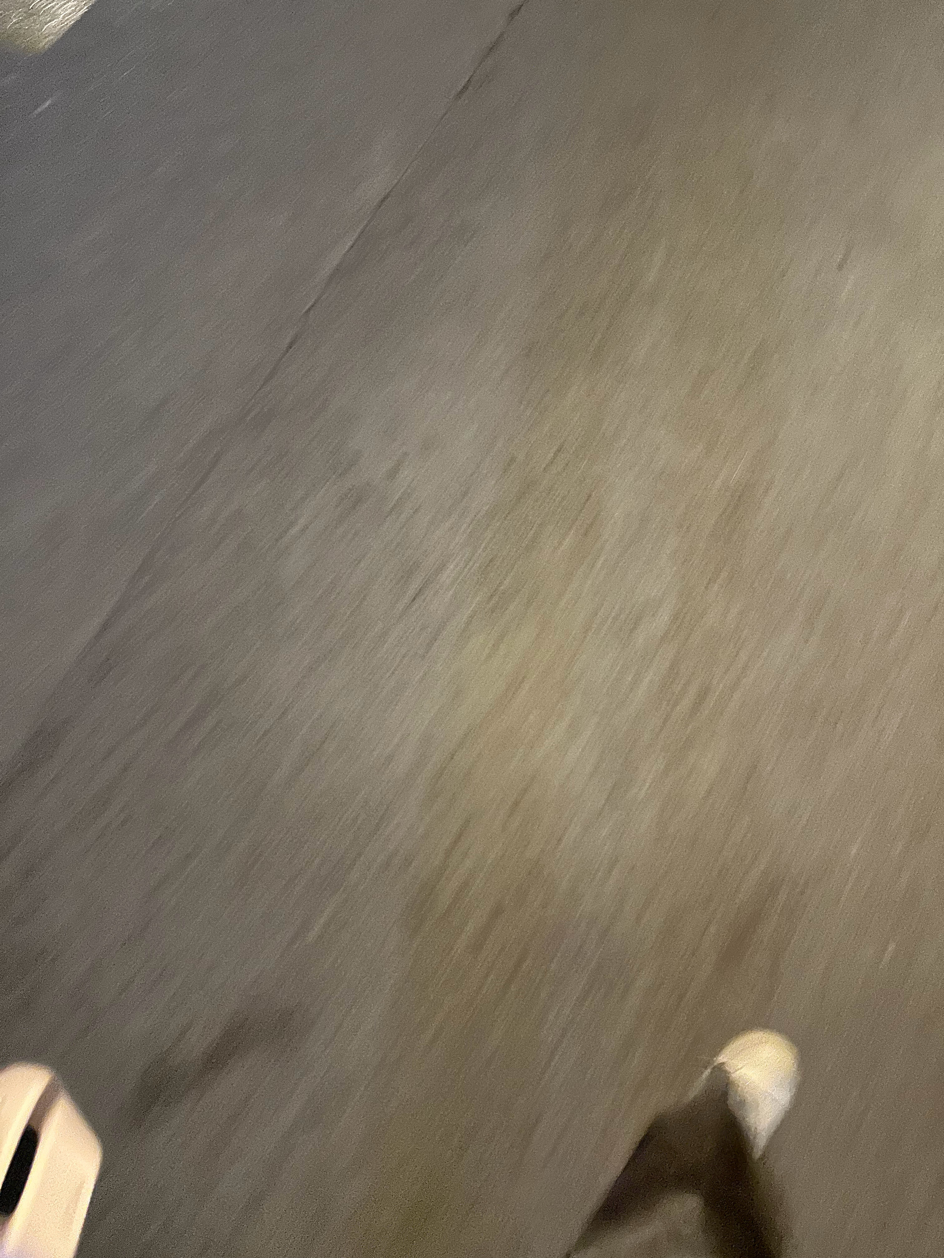 奶奶的吃完饭出来常州下雨了！ 