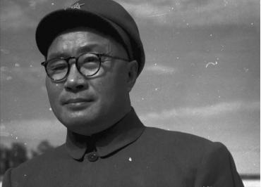 新中国成立后，毛主席想让刘伯承担任总参谋长，但是，刘伯承婉拒了，说：“总参谋长我