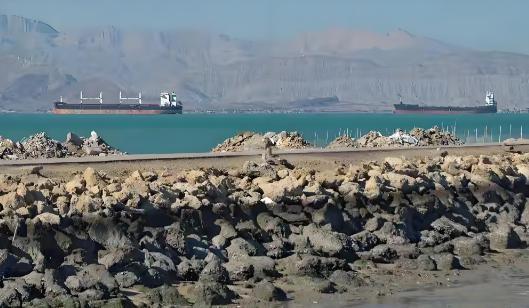 太局气！伊朗直接关闭霍尔木兹海峡，全力为小弟站台，这波是真硬气！

美伊刚谈妥两