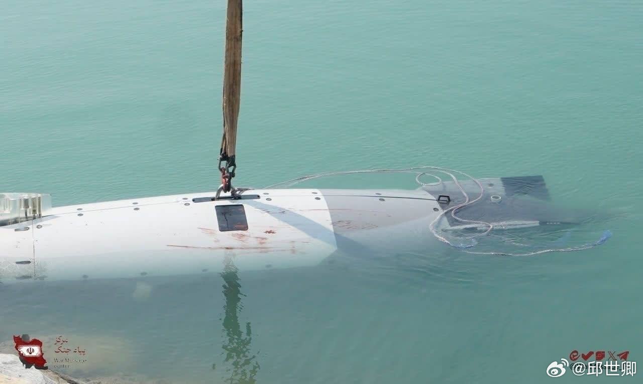 伊朗俘獲美國海軍無人偵察潛艇伊朗伊斯蘭革命衛隊（IRGC）公布首批影像，顯示在荷