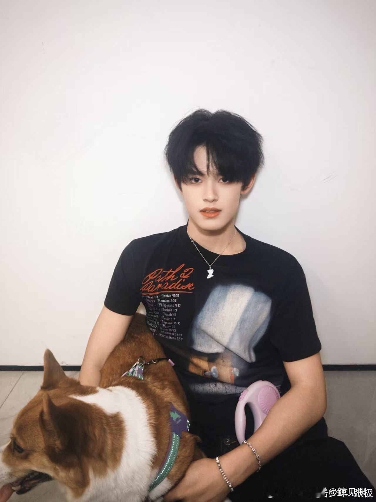 张极去济南了 看着张极去往济南的身影，满心期待多分享日常碎片 