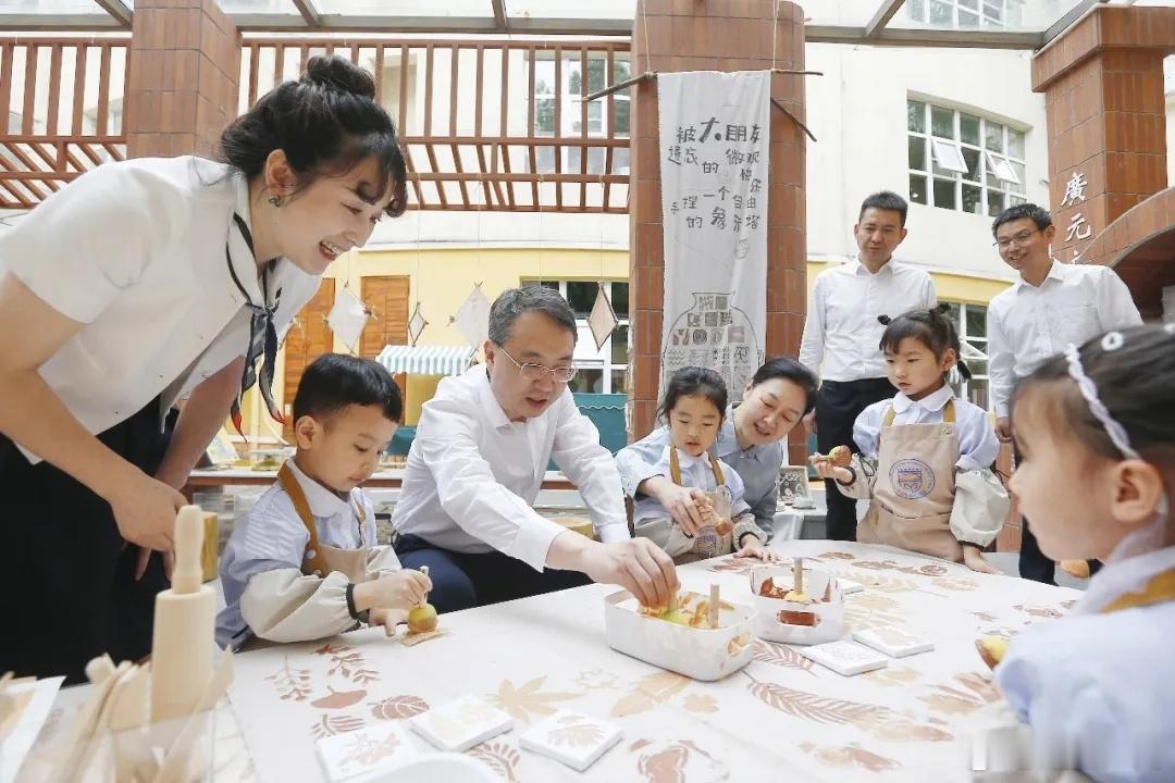 广元这个六一快乐拉满 慰问中，石钢强调，少年儿童是祖国的花朵、民族的希望、国家的