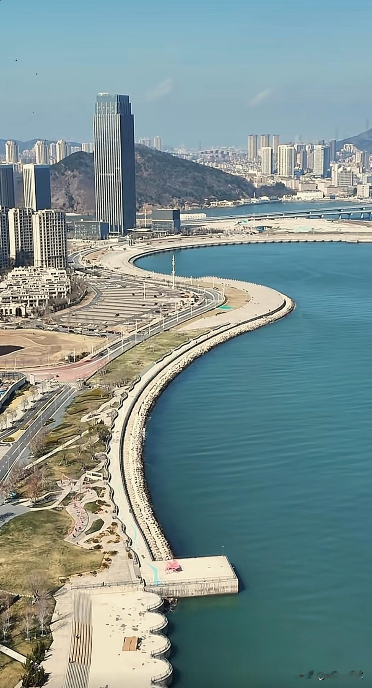大连4月份旅游最佳地方推荐~

‌星海广场、滨海路、旅顺樱花园、东港威尼斯水城‌