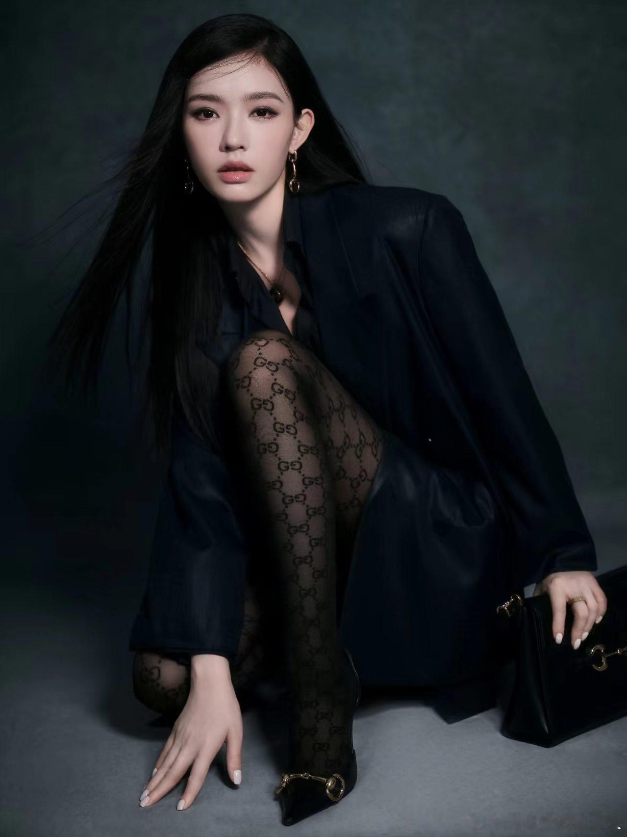 Gucci认领林允 林允的镜头感配Gucci的调性太搭了，每次出图都想存，期待后