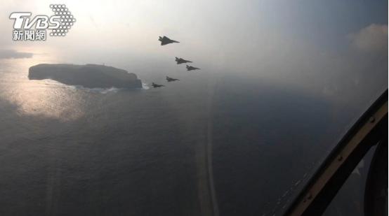 美国佬自己兵推了二十多遍终于认怂了——不是大陆不敢打台湾，是早就布好了天罗地网等