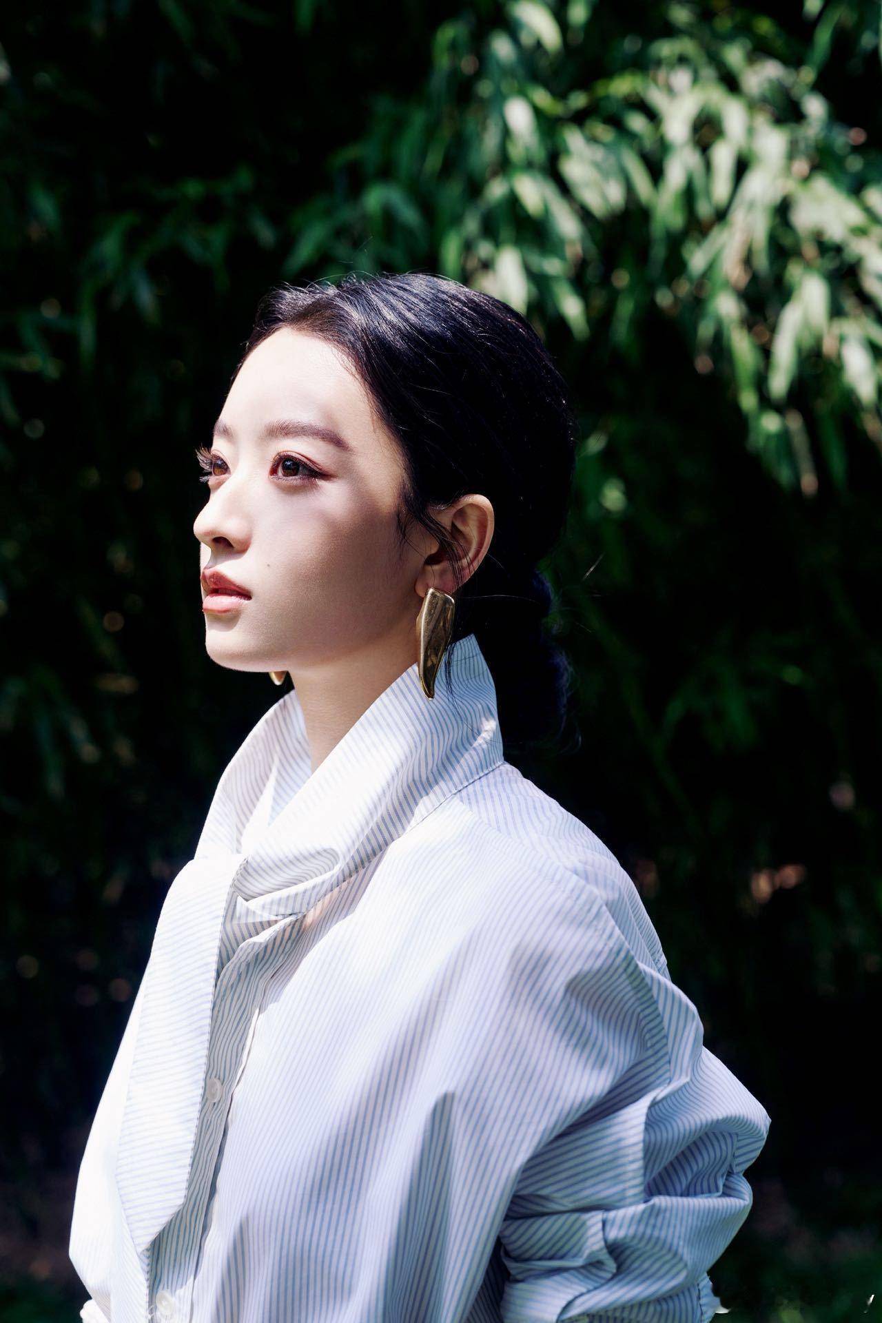 杨舒伊白衬衫造型好高级 Bottega Veneta 2026秋季私享预览，杨舒