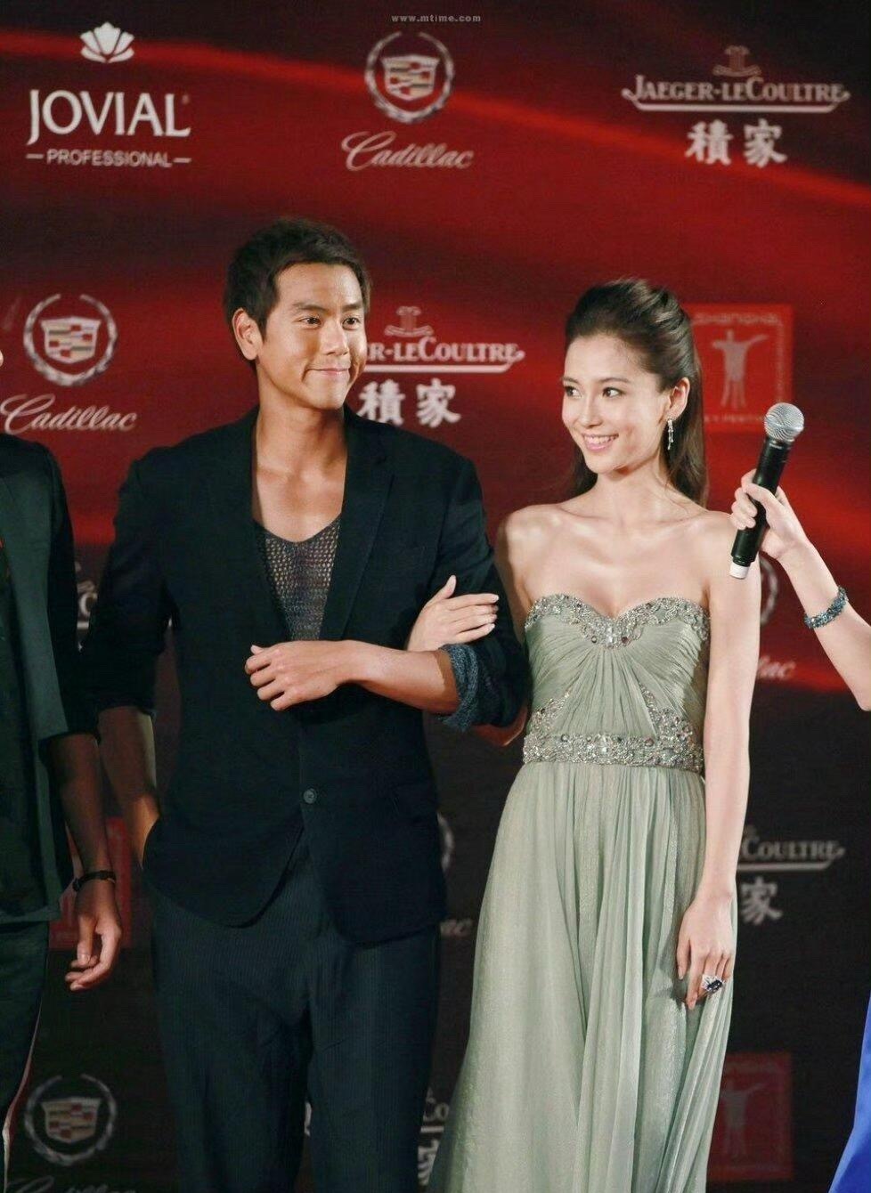 没想到彭于晏站baby面前都黯然失色啊 