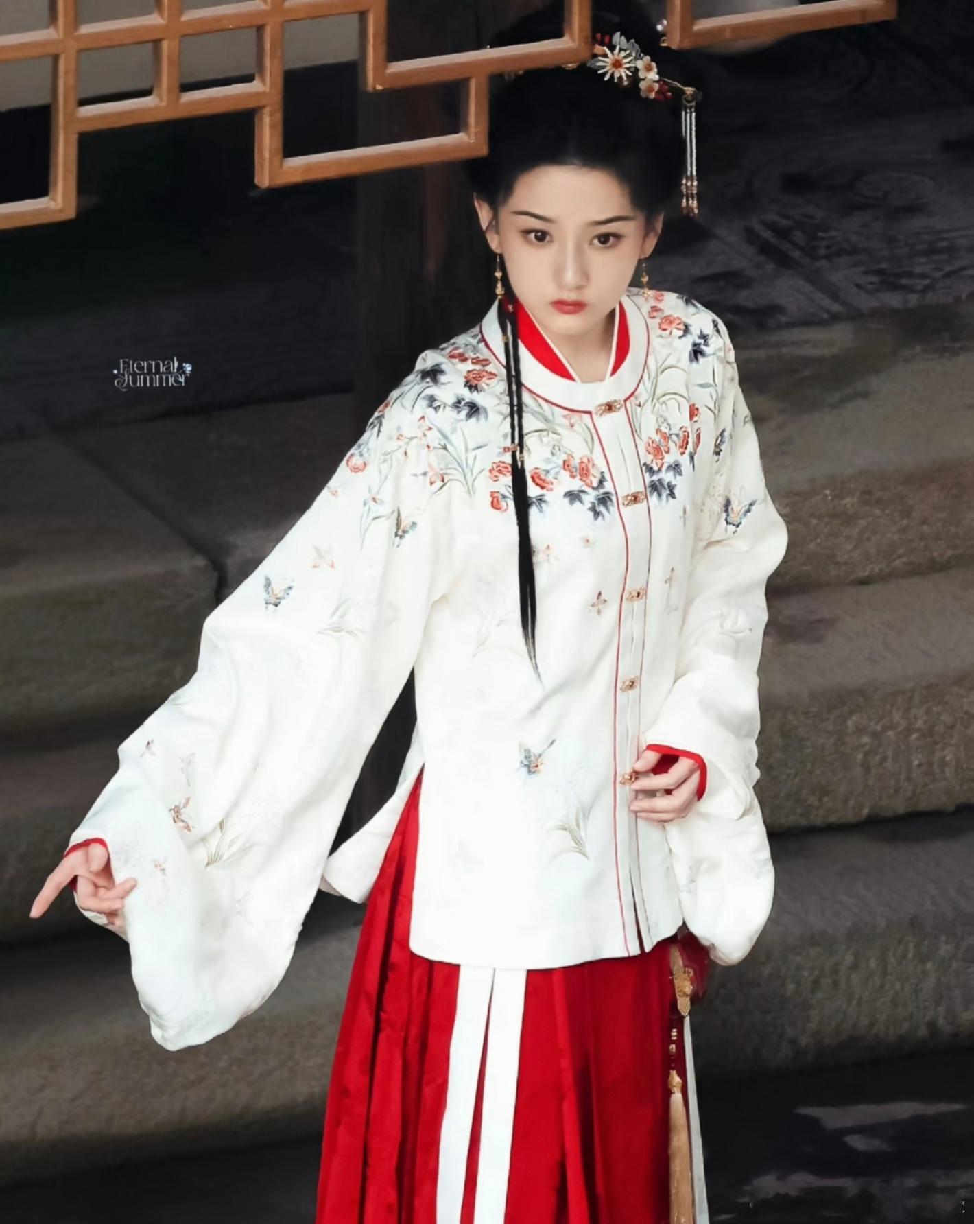 这个《表妹万福》赶快播，大爆吧，妆造拿捏我心巴，还得是宋祖儿 