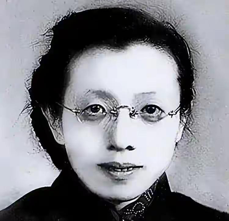 组织给20根金条让她潜伏南京，她打3年麻将输个精光，任务完成了。

这事儿搁现在