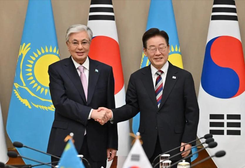 “宁愿等19年，也要绕开中国！”9月16日，韩国一口气把中亚五国总统请到首尔。被