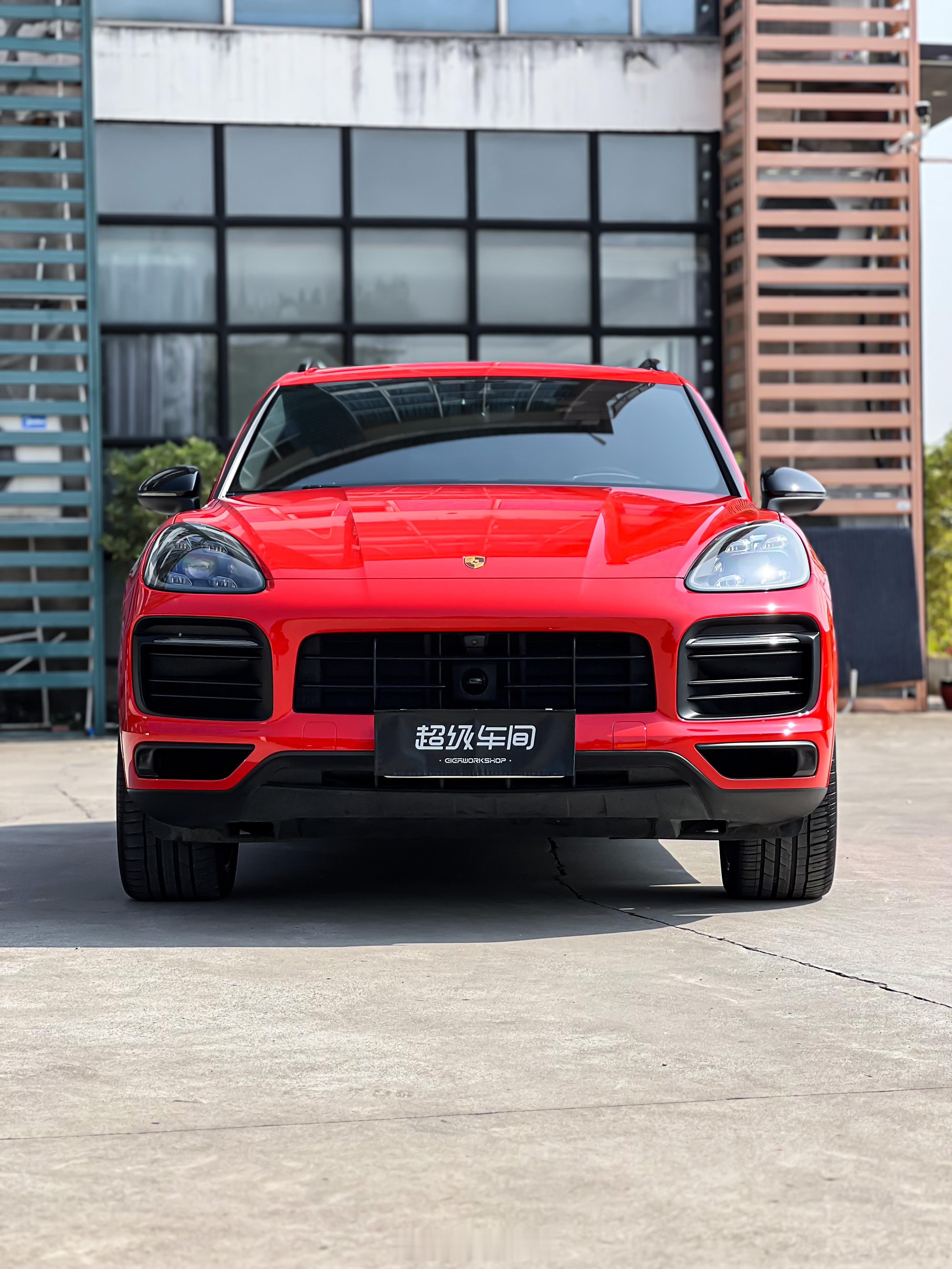 保时捷卡宴｜法拉利红这一抹炙热与激情的绽放🔥演绎出最奢华的动感❤️🖤汽车贴膜