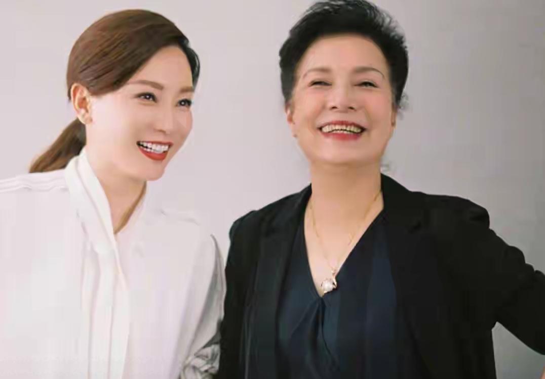 陈数晒全家福迎财神，83岁妈妈看着像63，赵胤胤与岳母亲如母子娱乐 明星