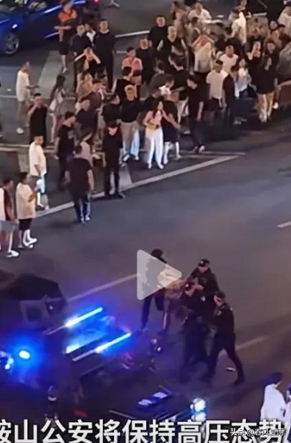 这次动静真闹大了，鞍山公安扬名全国了。昨日凌晨一场重拳出击，直接抓走了100多人