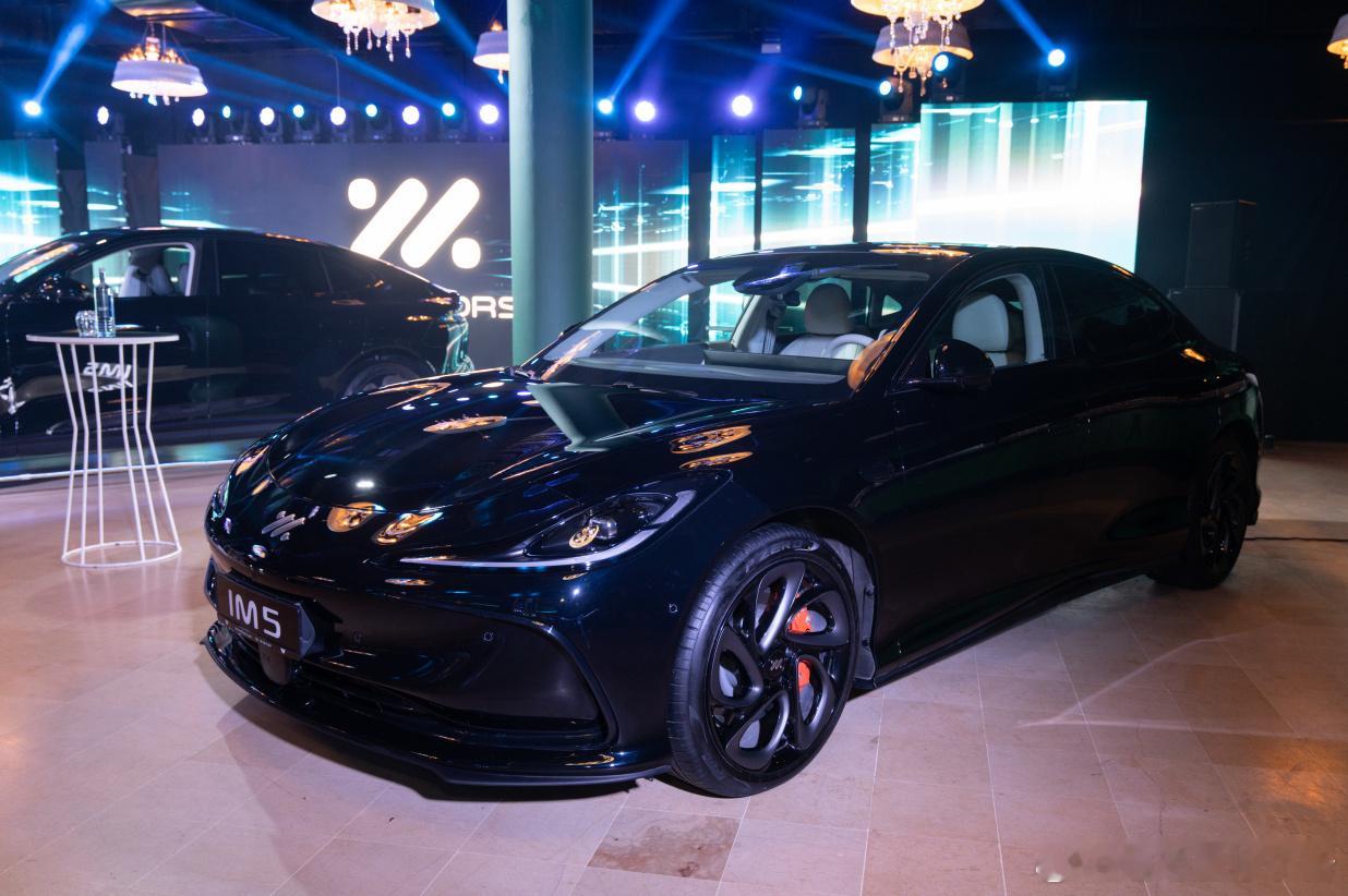 智己全球化加速，IM5（L6）、IM6（LS6）登陆阿联酋与突尼斯搭载无图端到端