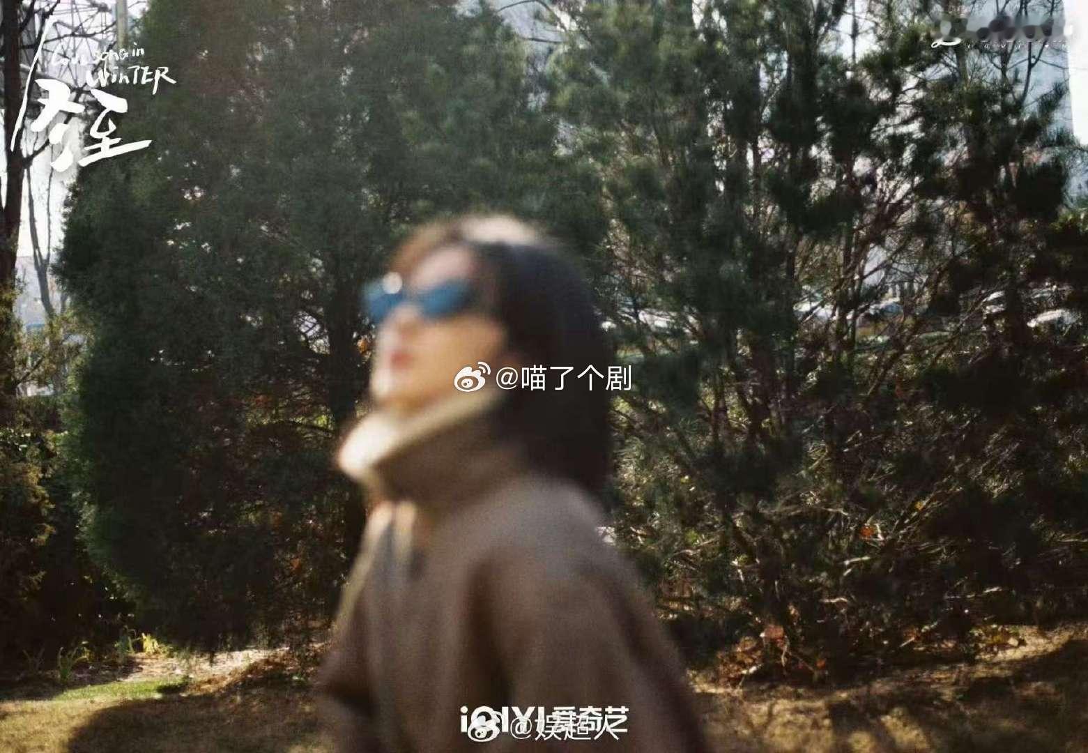 黄景瑜孙千互拍都没对上焦  黄景瑜孙千又在撒糖啦，这次互拍没对焦，却精准地击中了