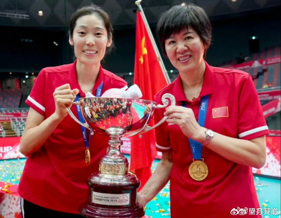 【新世纪中国女排的多个第一】三大赛冠军最多的国家队（并列第一）—五次大赛2003